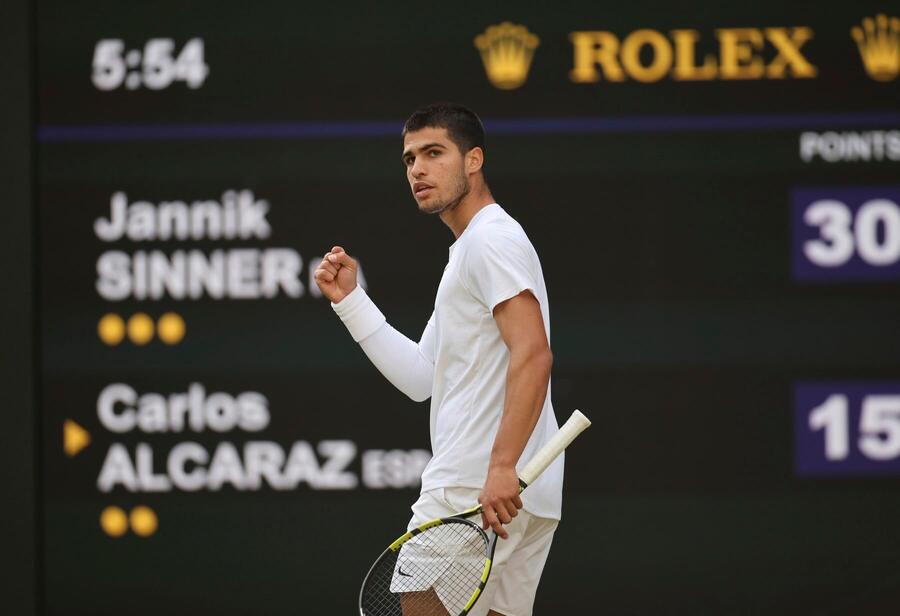 Carlos Alcaraz sa so Sinnerom stretol na Wimbledone aj v roku 2022.