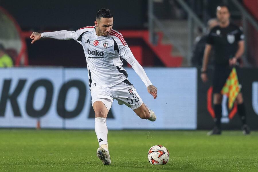 Emirhan Topçu z Besiktasu
