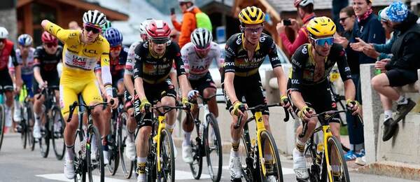 Simon Yates, Sepp Kuss, Jonas Vingegaard a Tadej Pogačar (18. etapa Tour de France 2025)