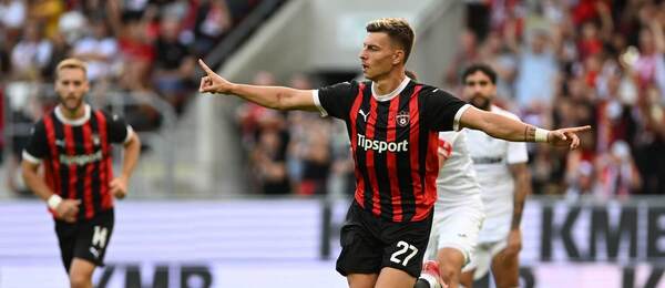 Michal Tomič sa teší z gólu do siete Hibernians