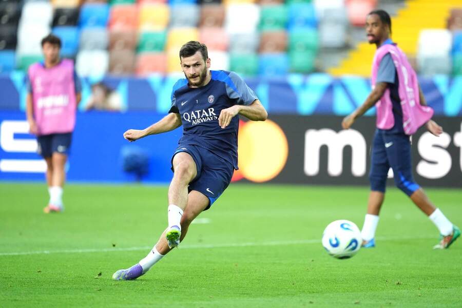 Takto páli Khvicha Kvaratskhelia na tréningu PSG