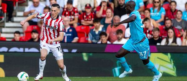 Róbert Boženík v drese Stoke City
