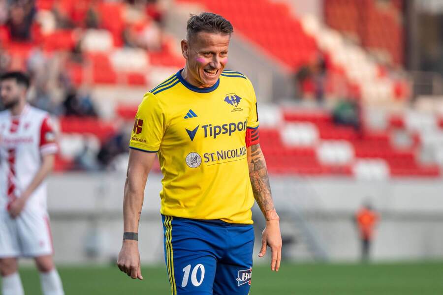 Rekordér a legenda Igor Žofčák sa rozlúči s profesionálnou kariérou proti Slovanu.