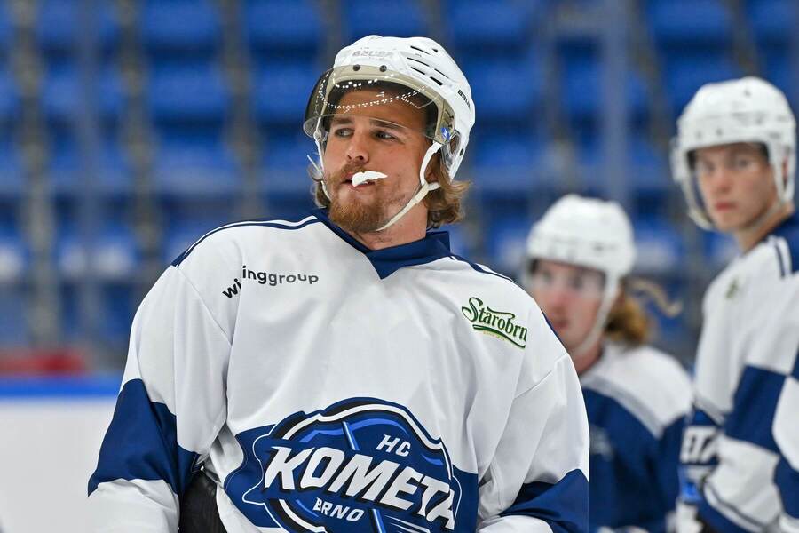 Kristián Pospíšil v drese Komety Brno.
