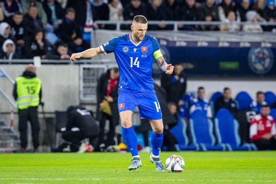 Milan Škriniar počas domáceho zápasu Slovenska proti Švédsku v Lige národov UEFA v októbri minulého roka