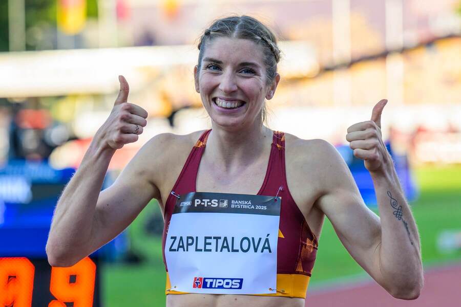 Slovenská reprezentantka v behu na 400 metrov cez prekážky Emma Zapletalová na augustovom atletickom mítingu Tipos P-T-S v Banskej Bystrici