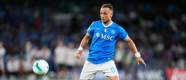 Stano Lobotka proti Manchestru City v Lige majstrov