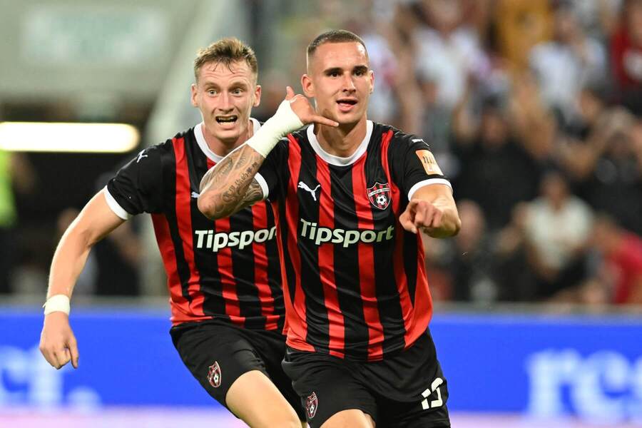 Futbalisti FC Spartak Trnava, zľava Patrick Karhan a Timotej Kudlička.