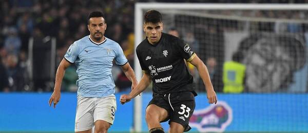 Adam Obert (v čiernom) v zápase proti Laziu