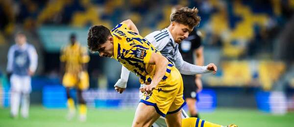 Ammar Ramadan (DAC, v žltom) v súboji s hráčom Košíc