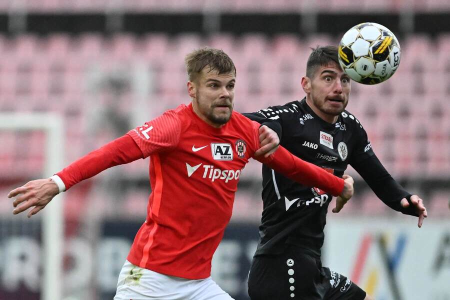 Momentka zo&nbsp;zápasu Zbrojovky Brno s&nbsp;Hradcom Králové