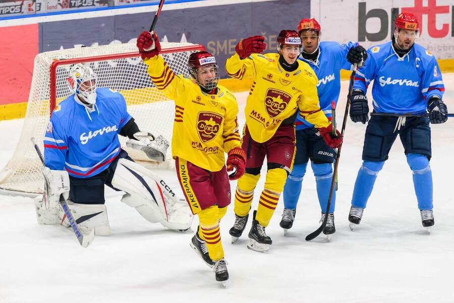 Sledujte zápas Dukla Trenčín vs. HC Slovan Bratislava