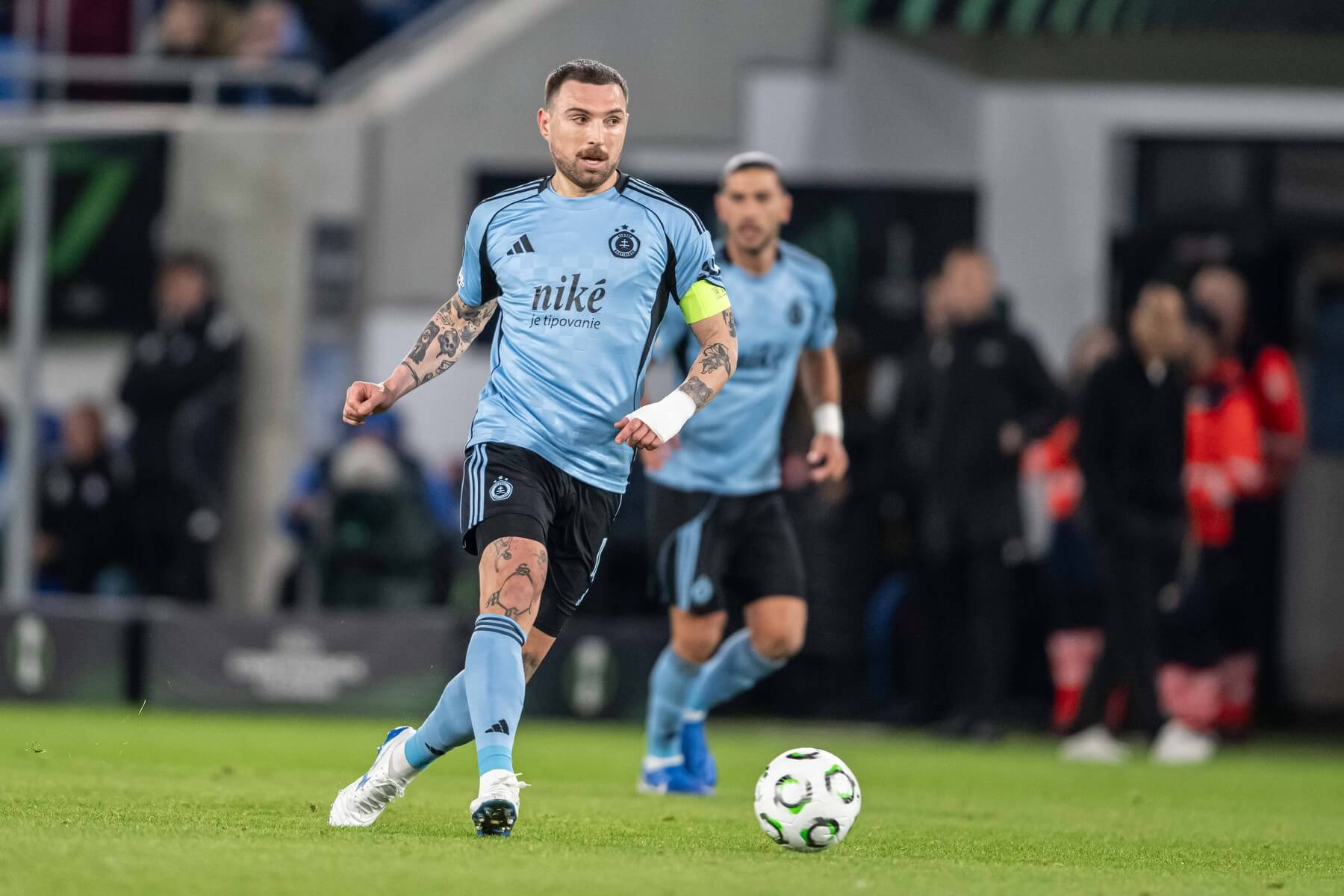 Guram Kashia (ŠK Slovan Bratislava) v zápase proti Štrasburgu v 1. kole ligovej fázy Konferenčnej ligy UEFA 2025/26