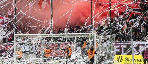 Atmosféra v hľadisku počas zápasu Trnava – Slovan