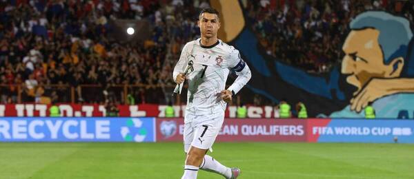 Cristiano Ronaldo v drese Portugalska