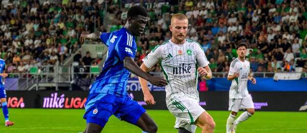 Alasana Yirajang (Slovan) a Michal Sipľak (Prešov) Alasana Yirajang (Slovan) a Michal Sipľak (Prešov)