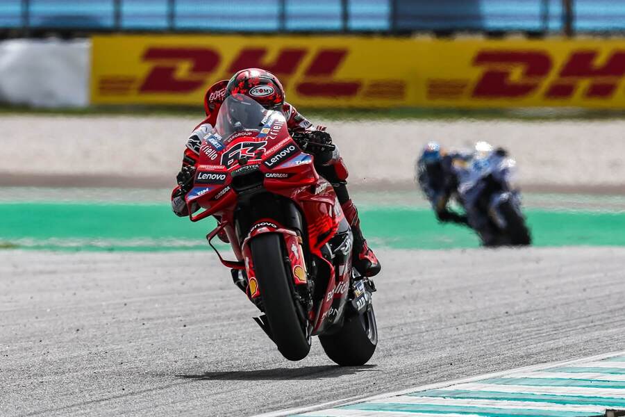 Francesco Bagnaia na Ducati počas šprintu v Malajzii. Francesco Bagnaia na Ducati počas šprintu v Malajzii.