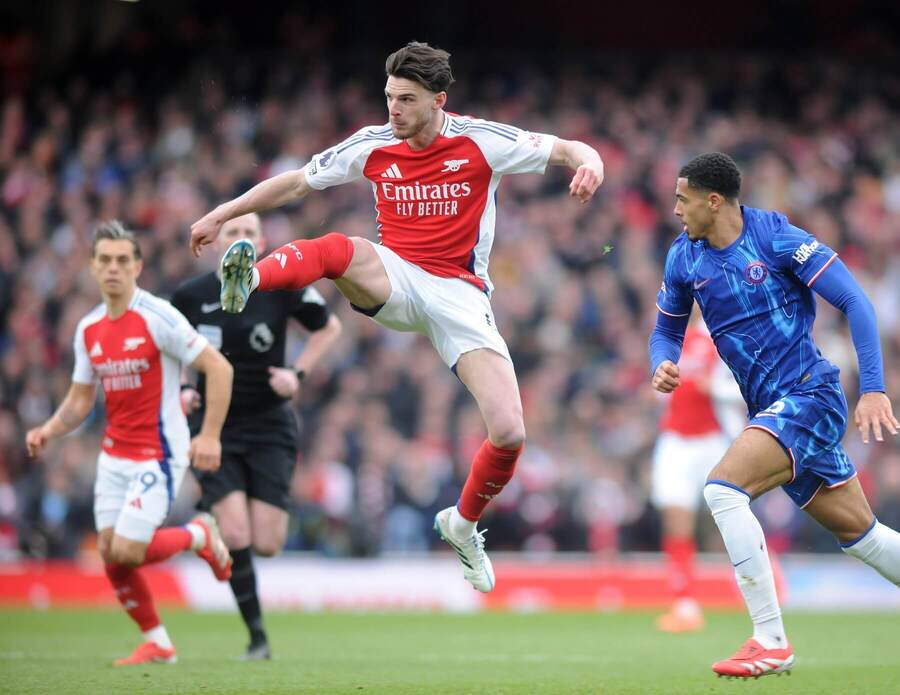 Declar Rice z Arsenalu vo výskoku