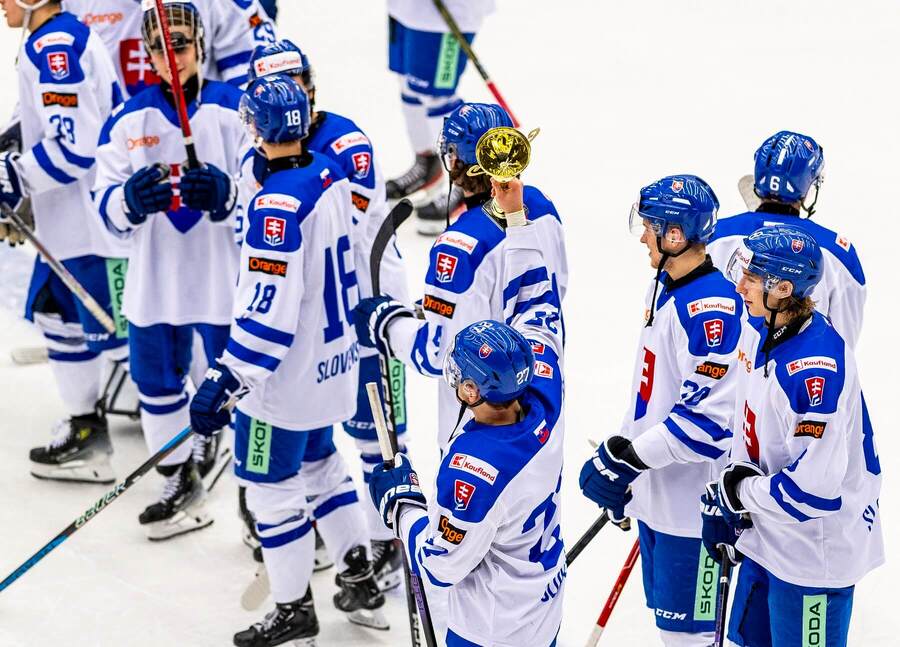 Hokejisti Slovenska do 20 rokov.