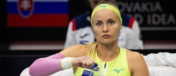 Slovenská tenistka Rebecca Šramková počas zápasu s Dánkou Johanne Christine Svendsen v aprílovom súboji Slovenska a Dánska v rámci kvalifikácie na finálový turnaj Billie Jean King Cup 2025