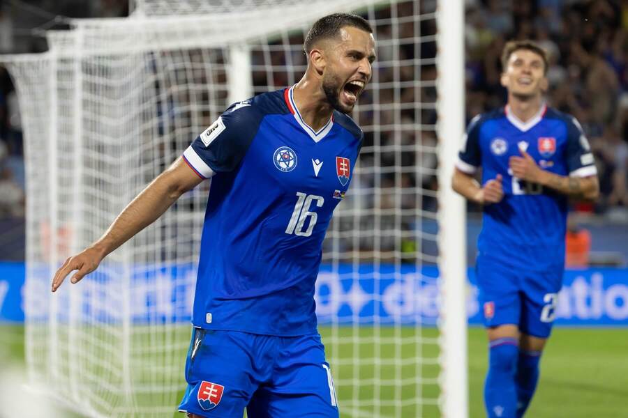 Opora slovenskej futbalovej reprezentácie Dávid Hancko.
