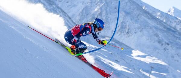 Americká lyžiarka Mikaela Shiffrin počas slalomu v Gurgli v roku 2024