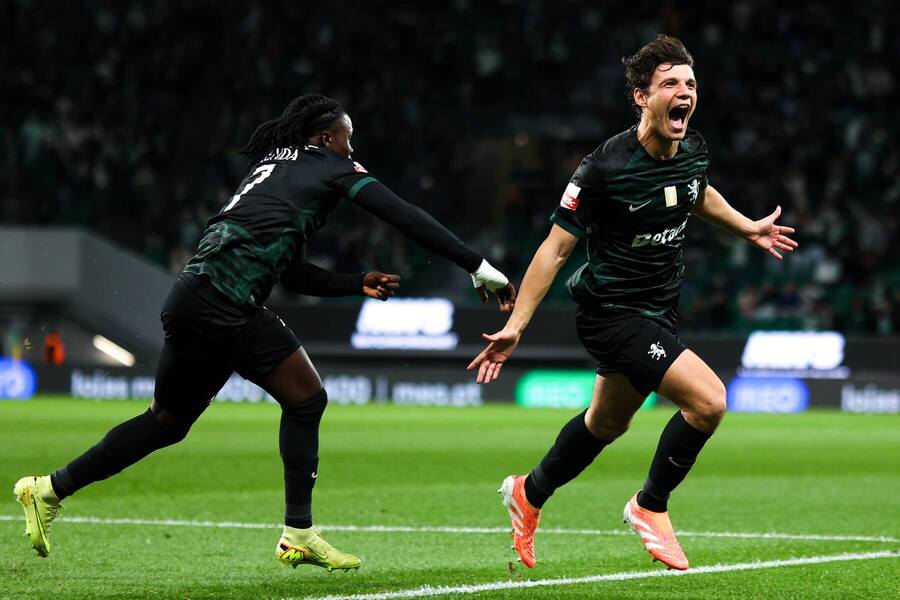 Eduardo Quaresma (Sporting Lisabon) sa teší z gólu