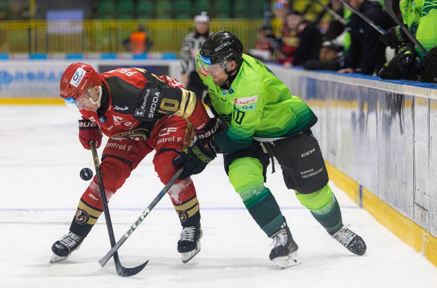 Súboj Miroslava Muchu a Mateja Paločka.