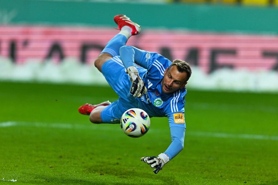 Brankár Pavol Bajza.