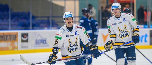 Hráči Spišskej Novej Vsi v zápase proti Slovanu.