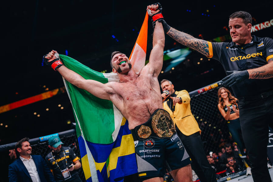 Will Fleury oslavuje