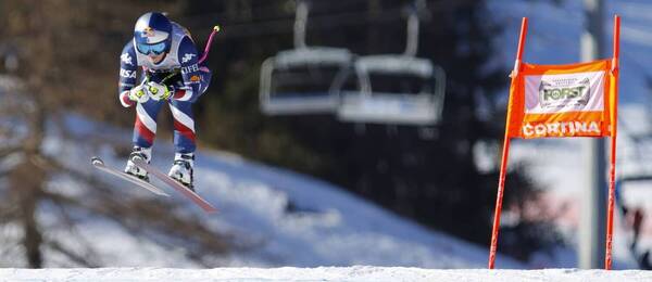 Američanka Lindsey Vonn počas zjazdu v Cortina d´Ampezzo v januári 2025 v rámci Svetového pohára v alpskom lyžovaní 2024/2025