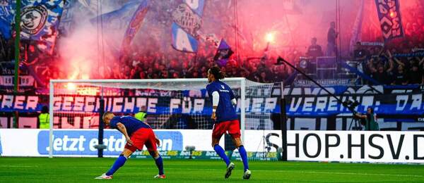 Atmosféra v derby zápase St. Pauli vs. Hamburger SV