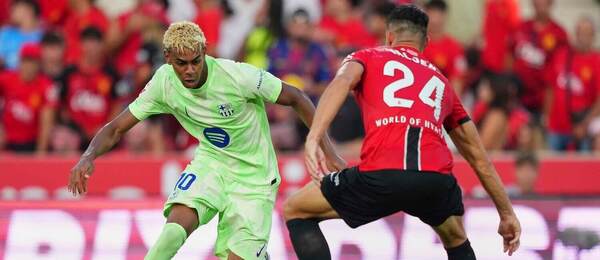 Lamine Yamal (Barcelona) a Martin Valjent (Mallorca)