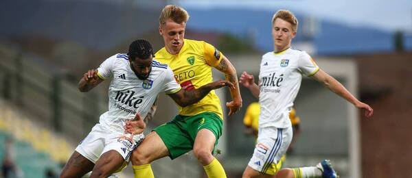 Zyen Jones (KE), Timotej Jambor (ZA) a Miroslav Sovič (KE)