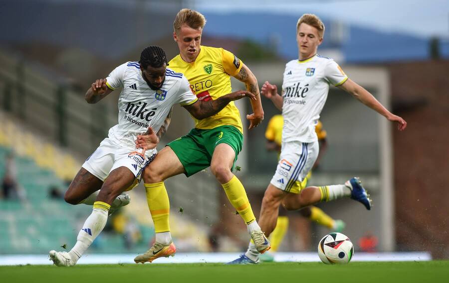 Zyen Jones (KE), Timotej Jambor (ZA) a&nbsp;Miroslav Sovič (KE)