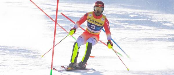 Švajčiar Loic Meillard počas prvého kola slalomu v Kranjskej Gore v roku 2025