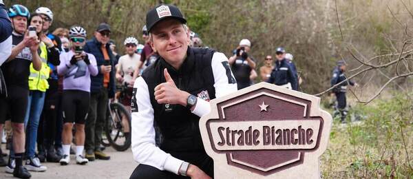 Tadej Pogačar pred štartom Strade Bianche 2026