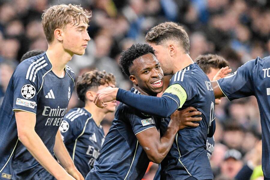 Valverde so&nbsp;spoluhráčmi.