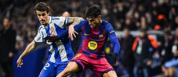 Záložník Barcelony Pedri v zápase proti Espanyolu