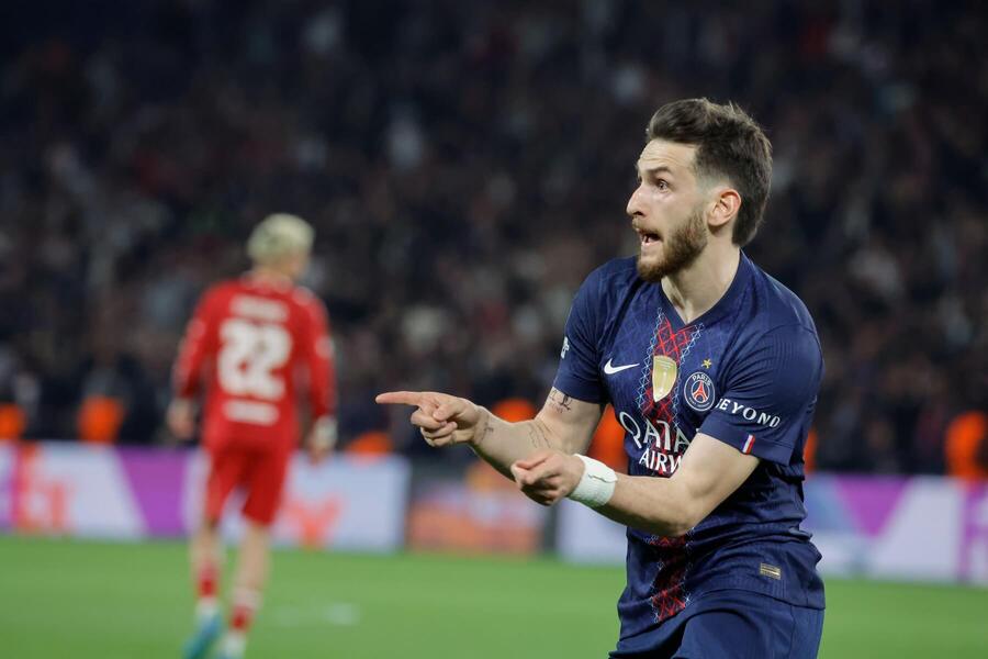 Kvicha Kvaratskhelia (PSG) v&nbsp;zápase proti Liverpoolu