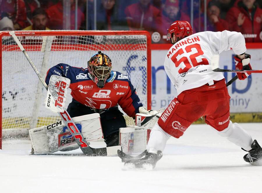 Pardubice vs. Třinec.