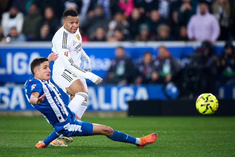 Real Madrid vs. Deportivo Alavés.