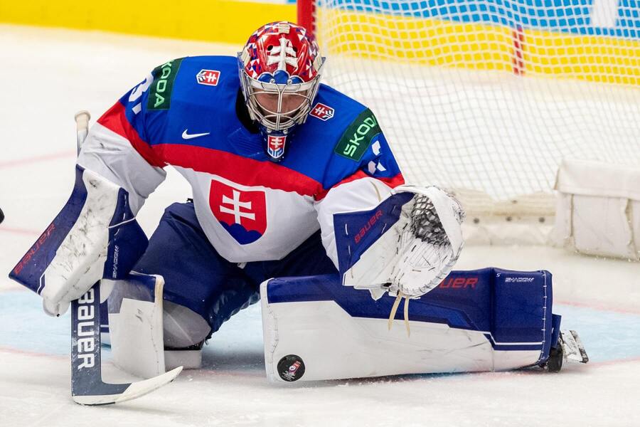 Samuel Hlavaj v&nbsp;bránke Slovenska v&nbsp;zápase proti Lotyšsku na&nbsp;MS v&nbsp;hokeji 2024