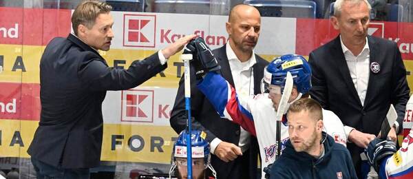 Tréner Vladimír Országh s kolegami a hráčmi.