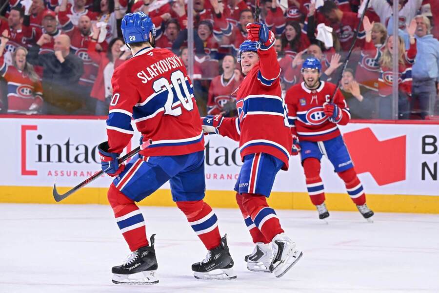 Montreal vs. Buffalo. Na fotke gólová oslava hráčov a&nbsp;fanúšikov Montrealu