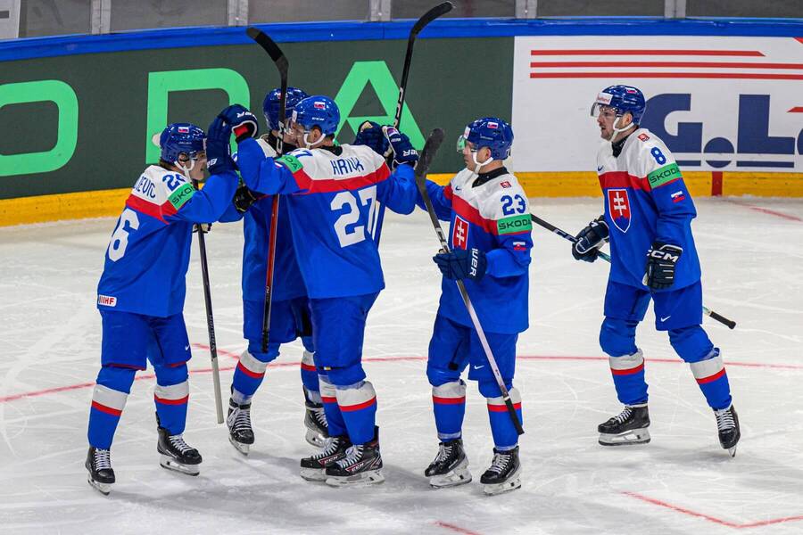Gólová radosť hráčov Slovenska v&nbsp;prvom zápase na&nbsp;MS v&nbsp;hokeji 2026