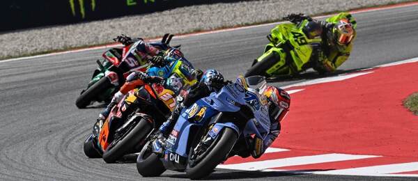 Álex Márquez, Pedro Acosta, Johann Zarco a Fabio Di Giannantonio v šprinte na VC Katalánska 2026.