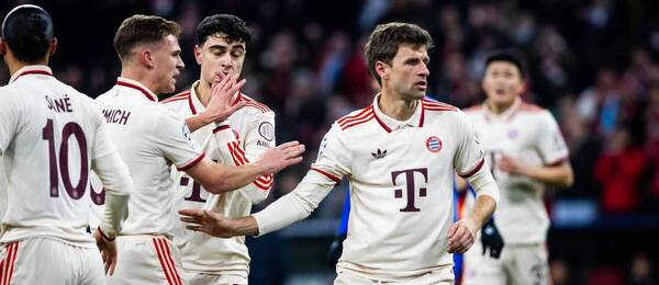 Thomas Miller so spoluhráčmi z FC Bayern Mníchov.