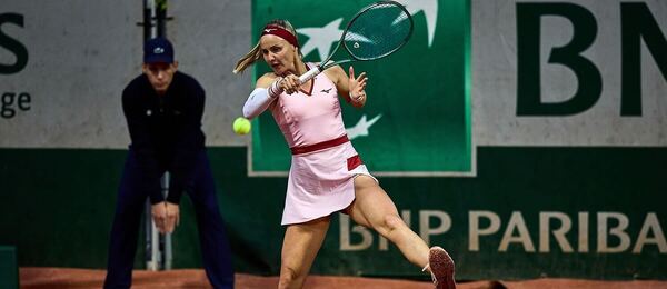 Rebecca Šramková počas zápasu s Kaylou Cross v 1. kole kvalifikácie French Open 2026